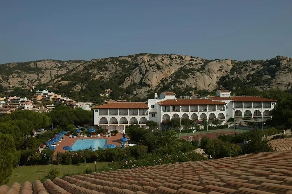 באיה סרדיניה Club Hotel Cormorano  באיה סרדיניה